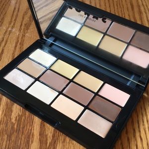 Loarac conceal/contour palette